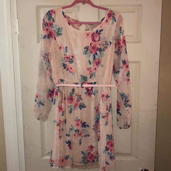 LC Lauren Conrad Dresses & Skirts - Black Friday Sale! Lauren Conrad Floral Dress